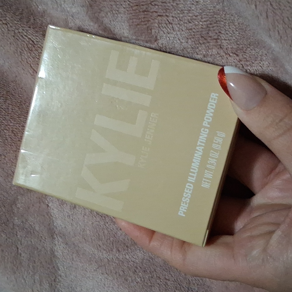 Kylie Pressed Illuminating Powder